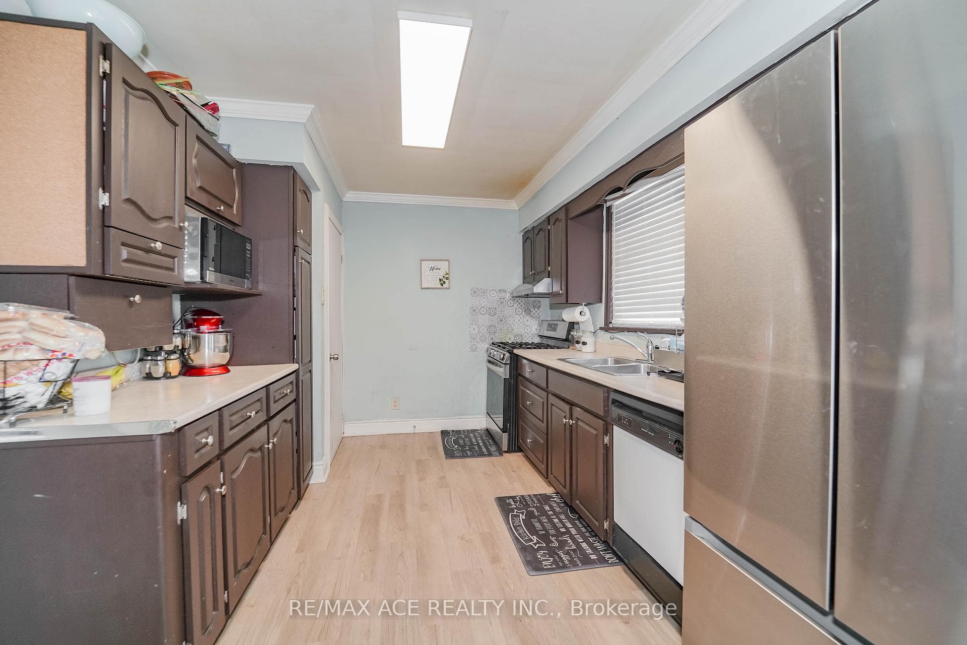 1425 Lakefield Street photo 18