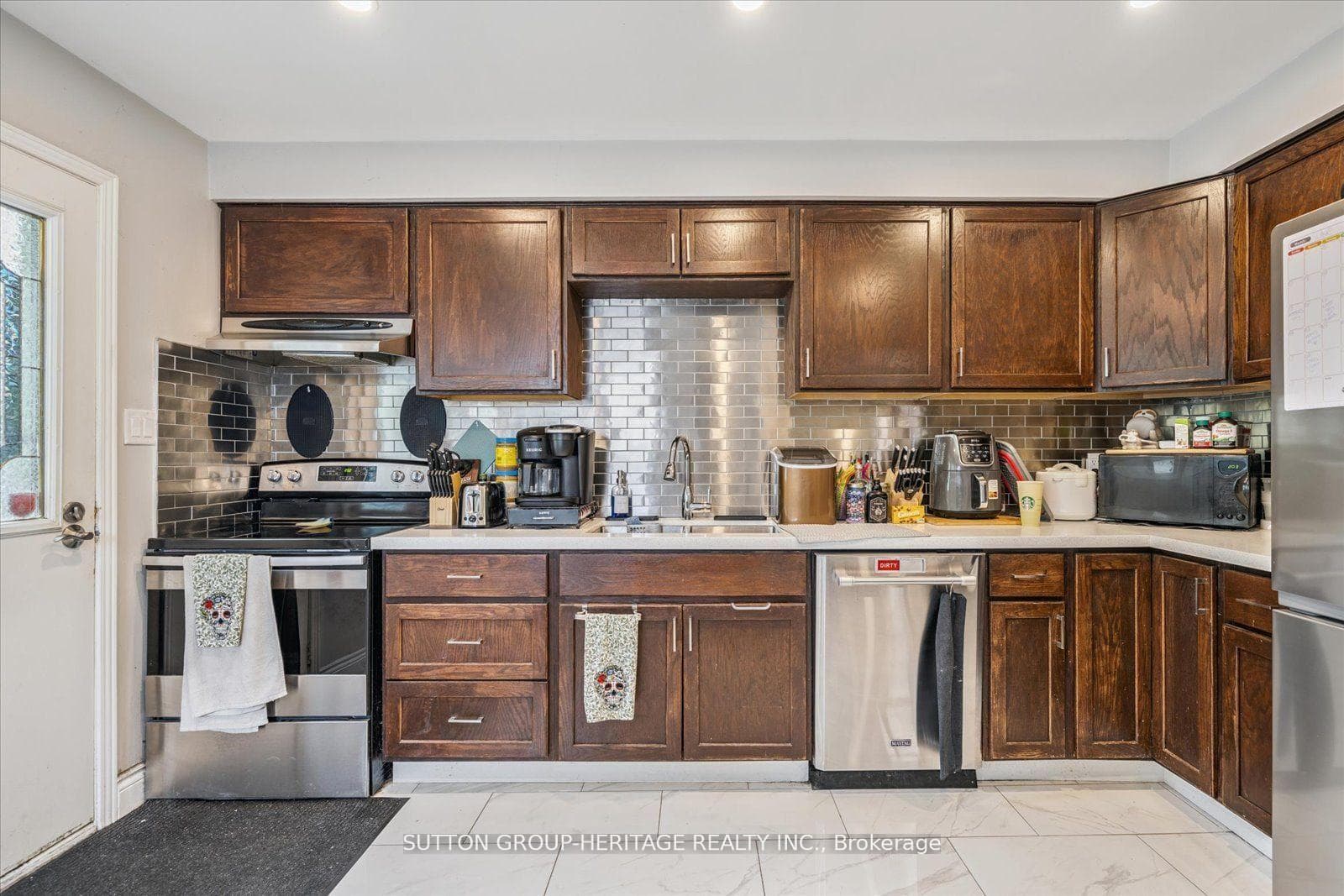 705 Anderson Street photo 4