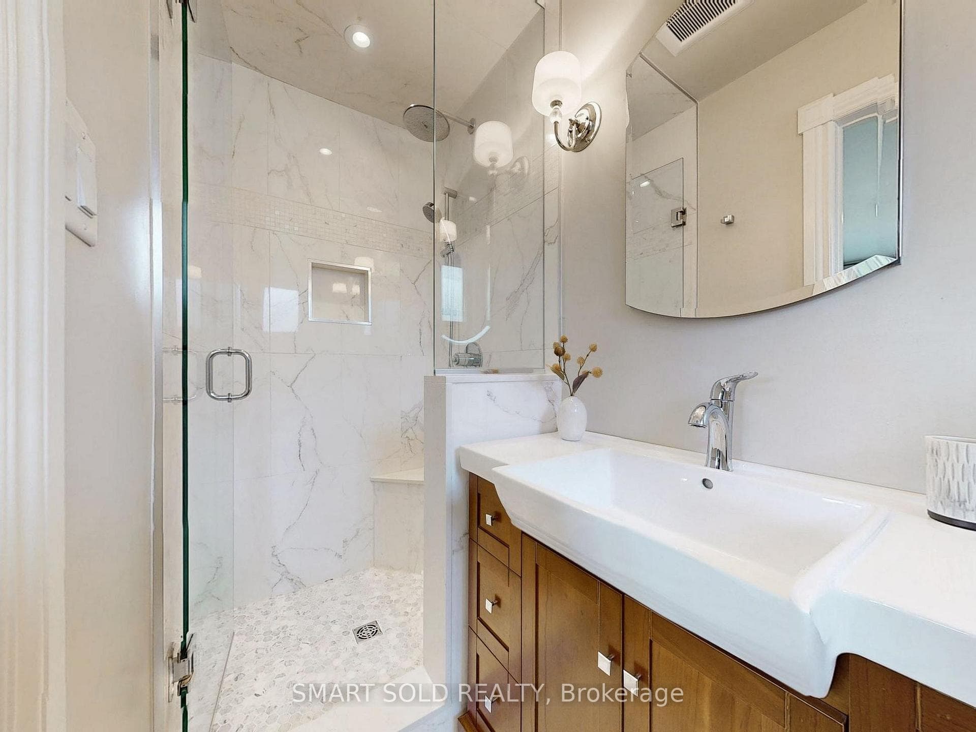 1501 Lancaster Drive photo 22