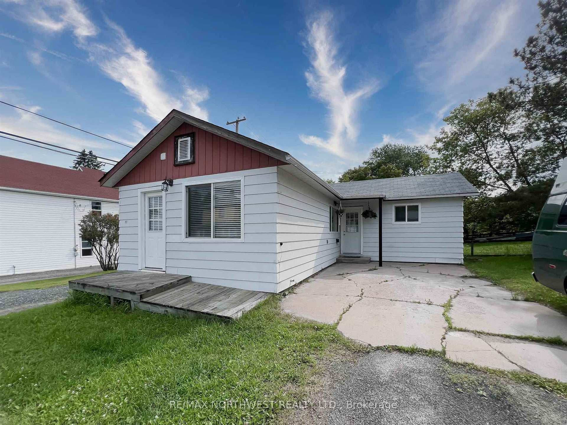 902 Park Street photo 17