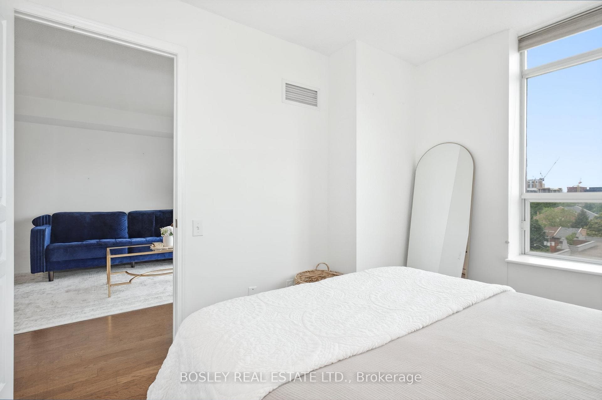 140 Bathurst Street Unit 803 photo 18