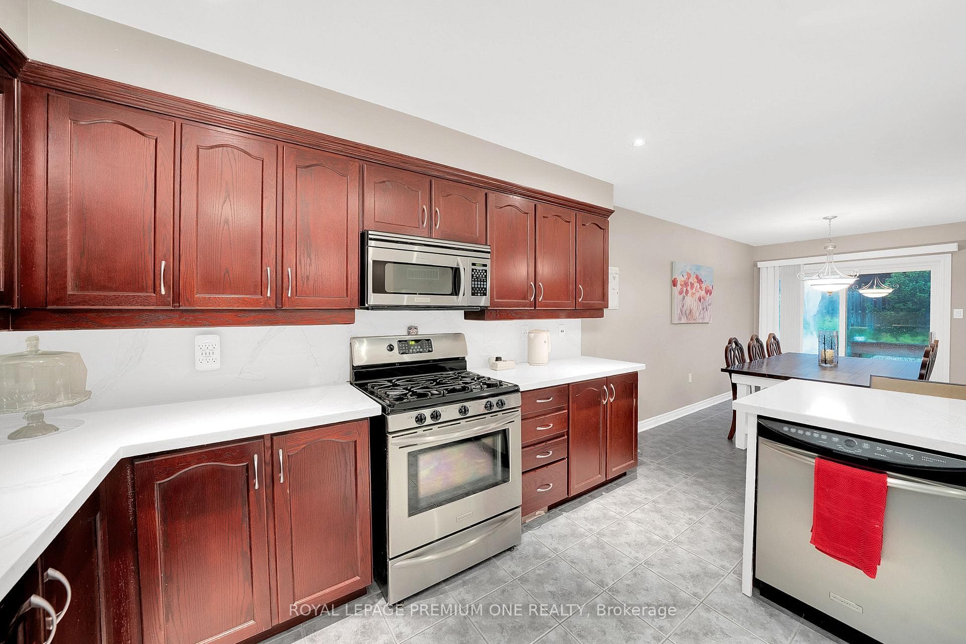 19 Taylor Court photo 7