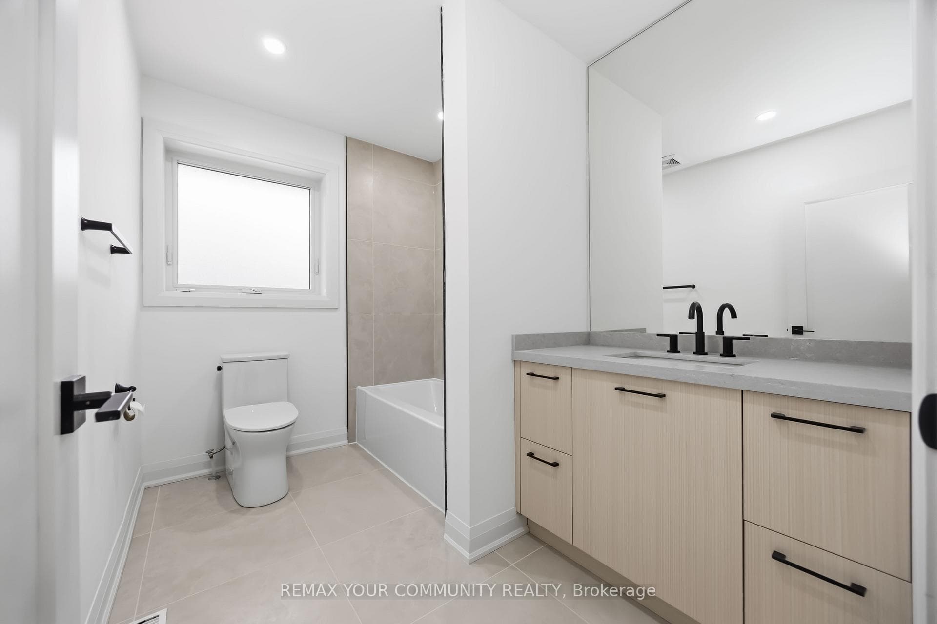 55 Cocksfield Avenue Unit Main photo 27