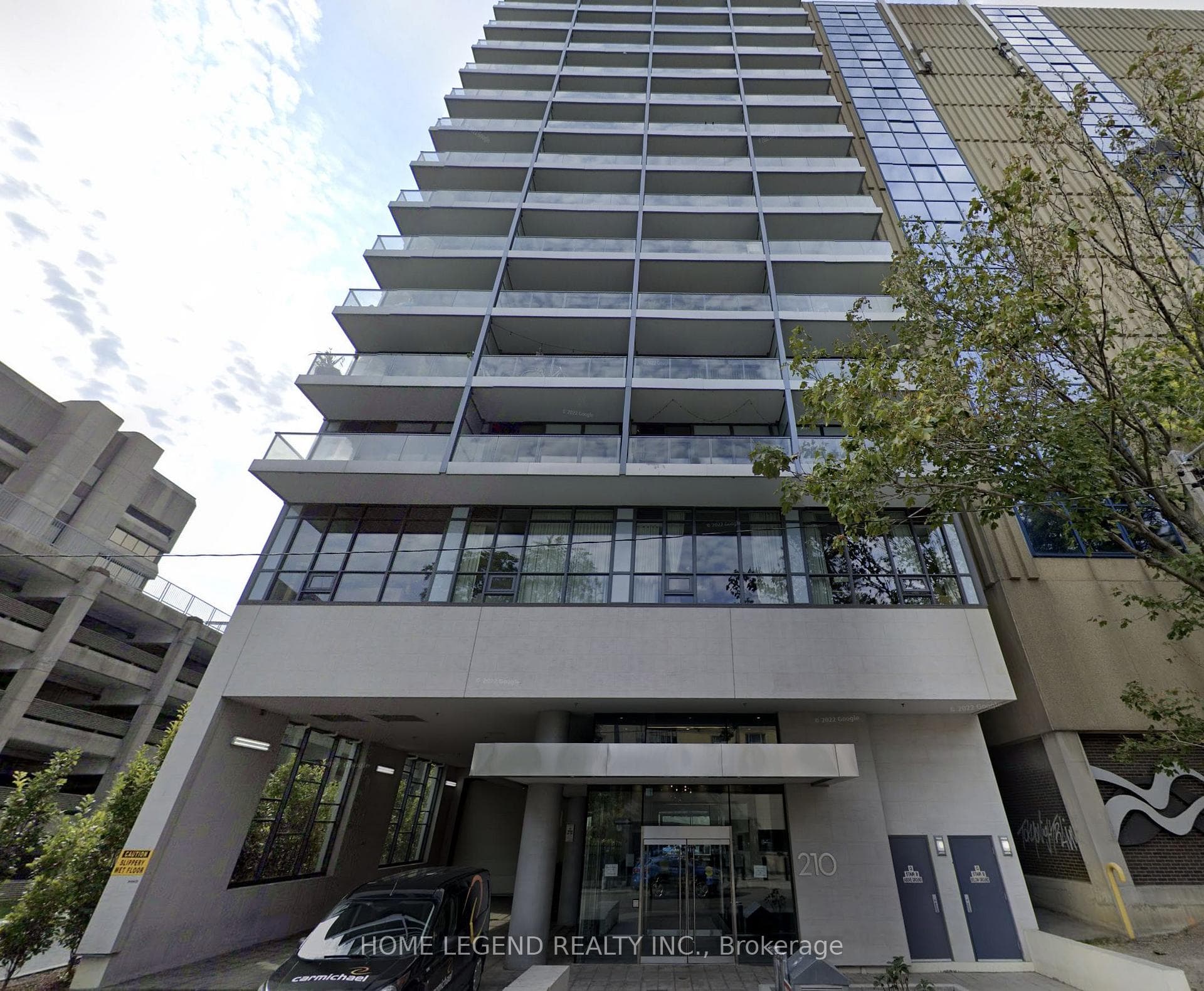 210 Simcoe Street Unit 2510 photo 2