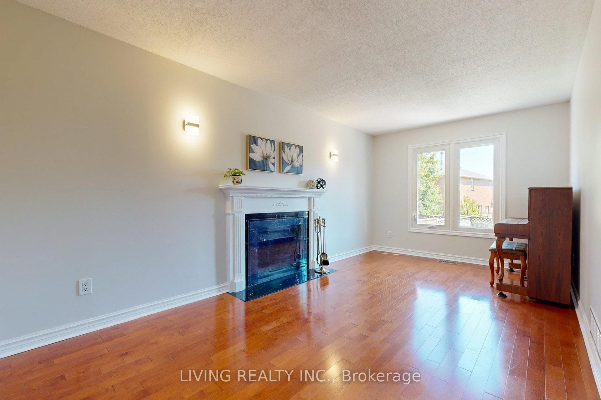 135 Valleymede Drive photo 12