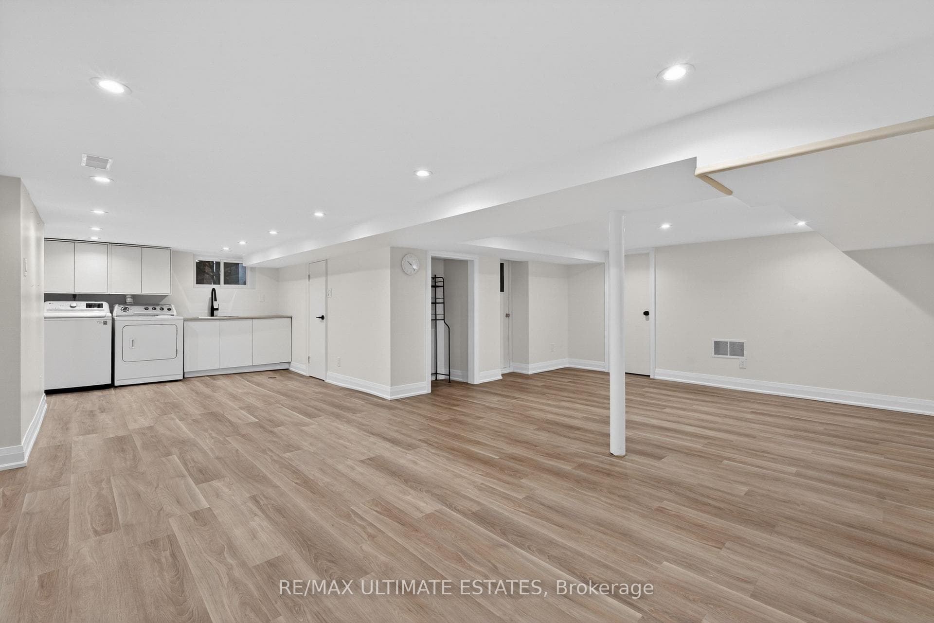 124 Lawrence Avenue photo 40