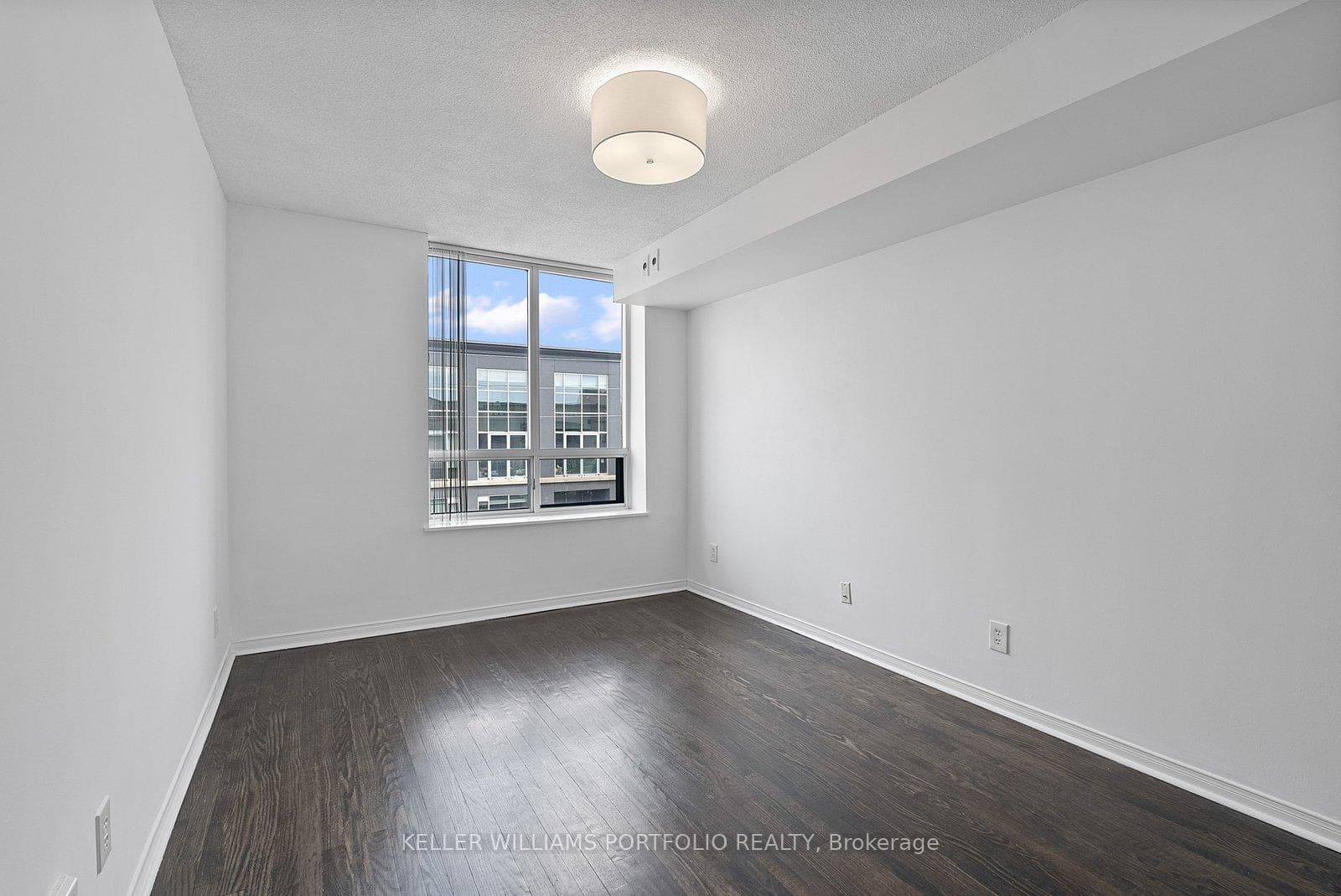 1829 Queen Street Unit 408 photo 17