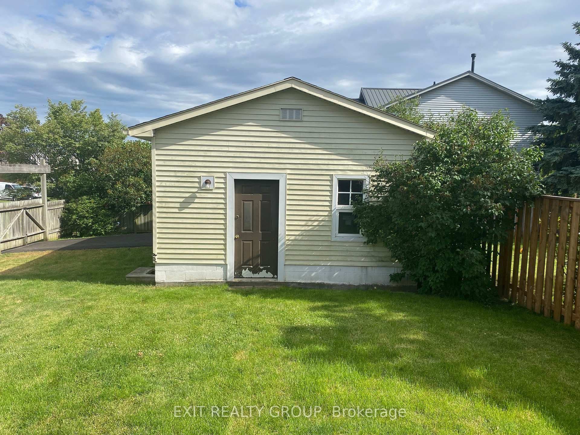 1 Burnham Boulevard photo 31