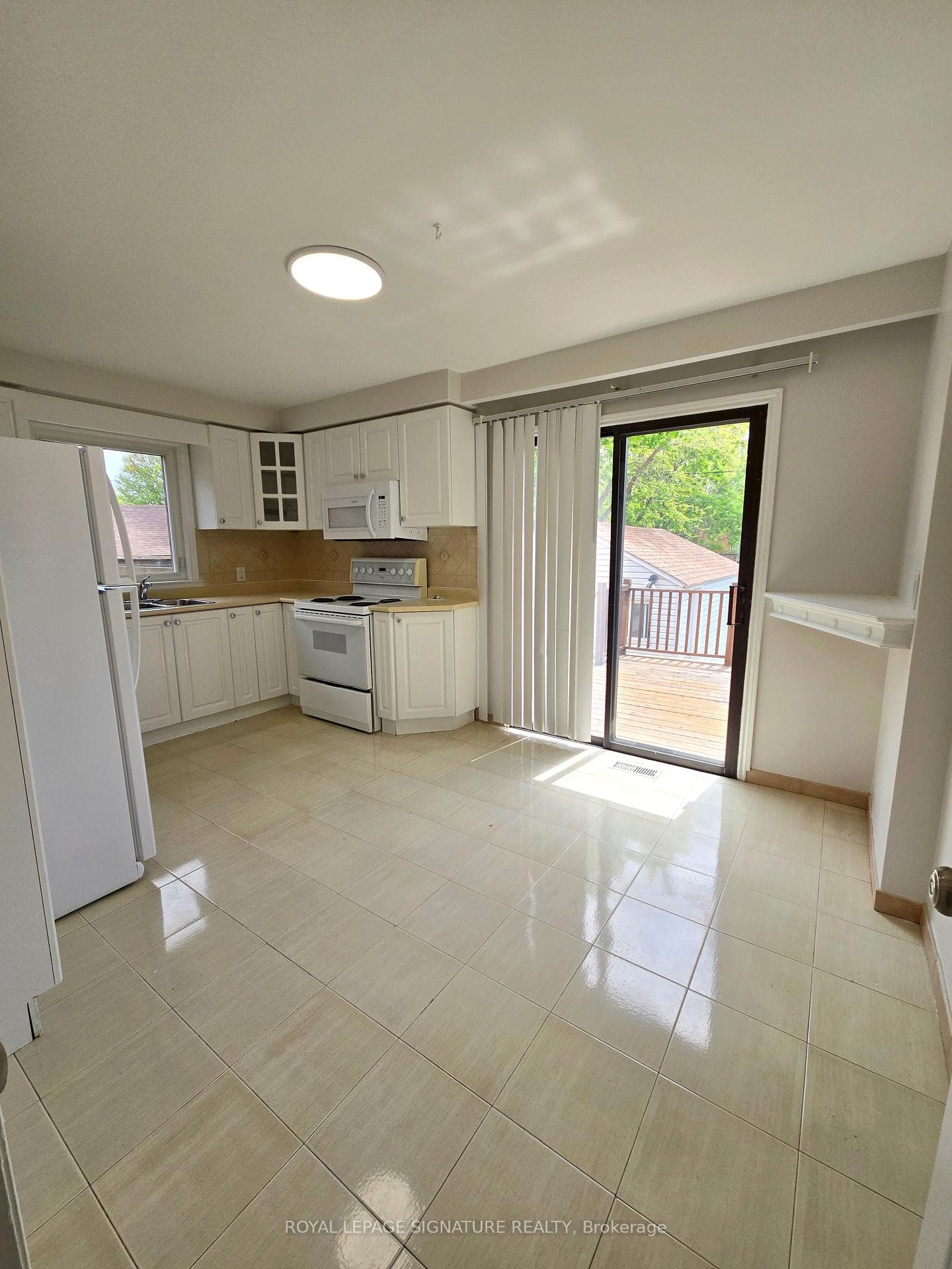25 Manitoba Street Unit Main photo 12