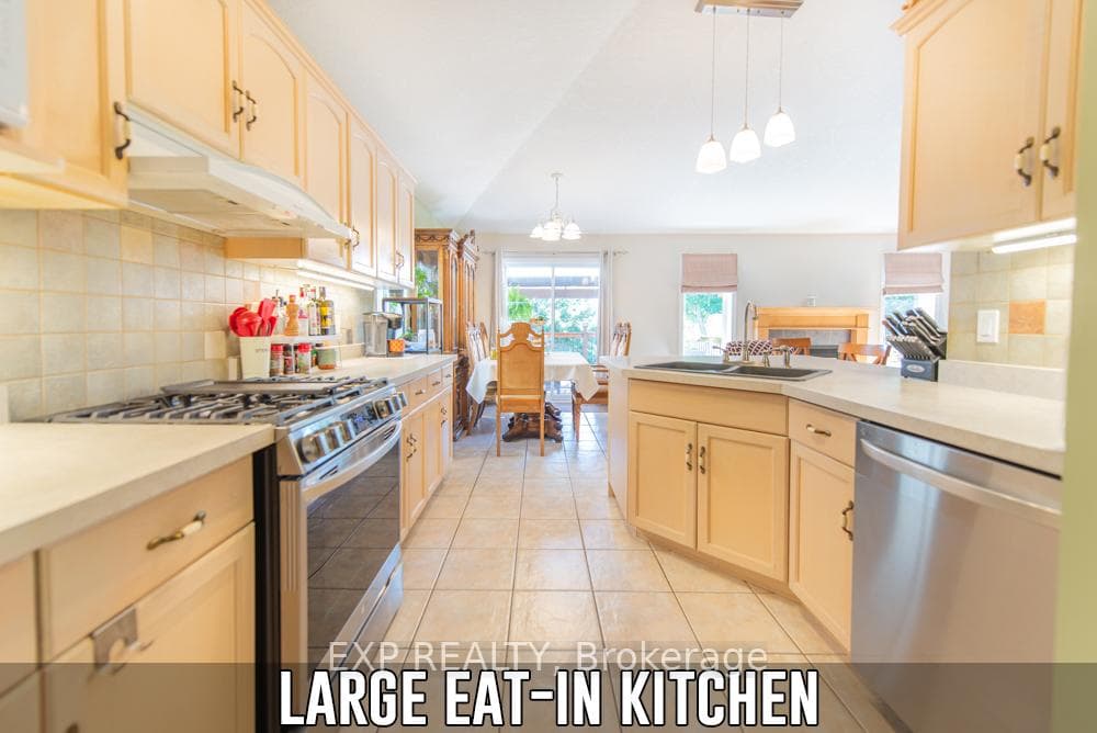 78 Spencer Avenue photo 9