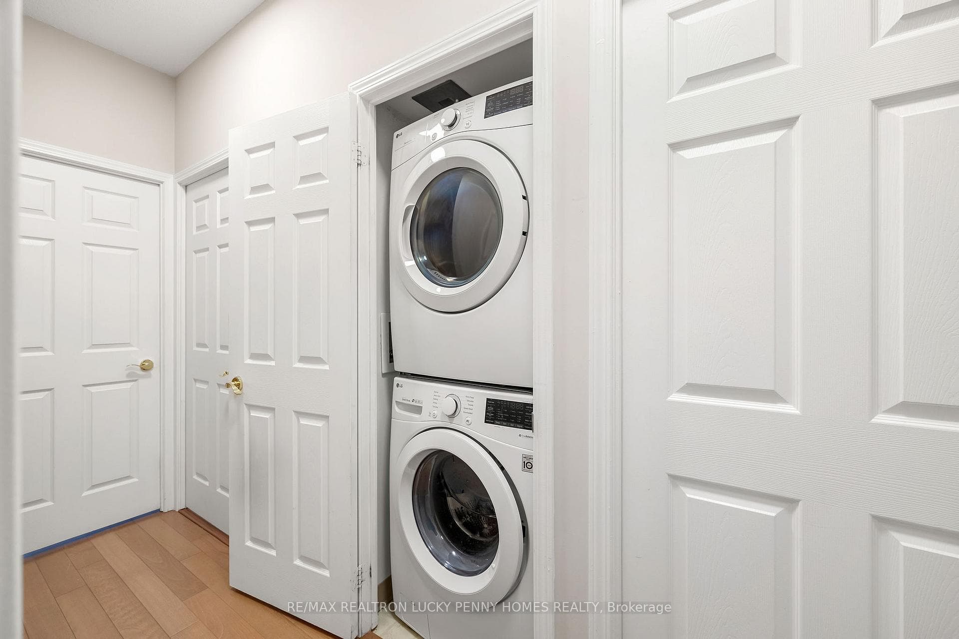 18 Spring Garden Avenue Unit 106 photo 21
