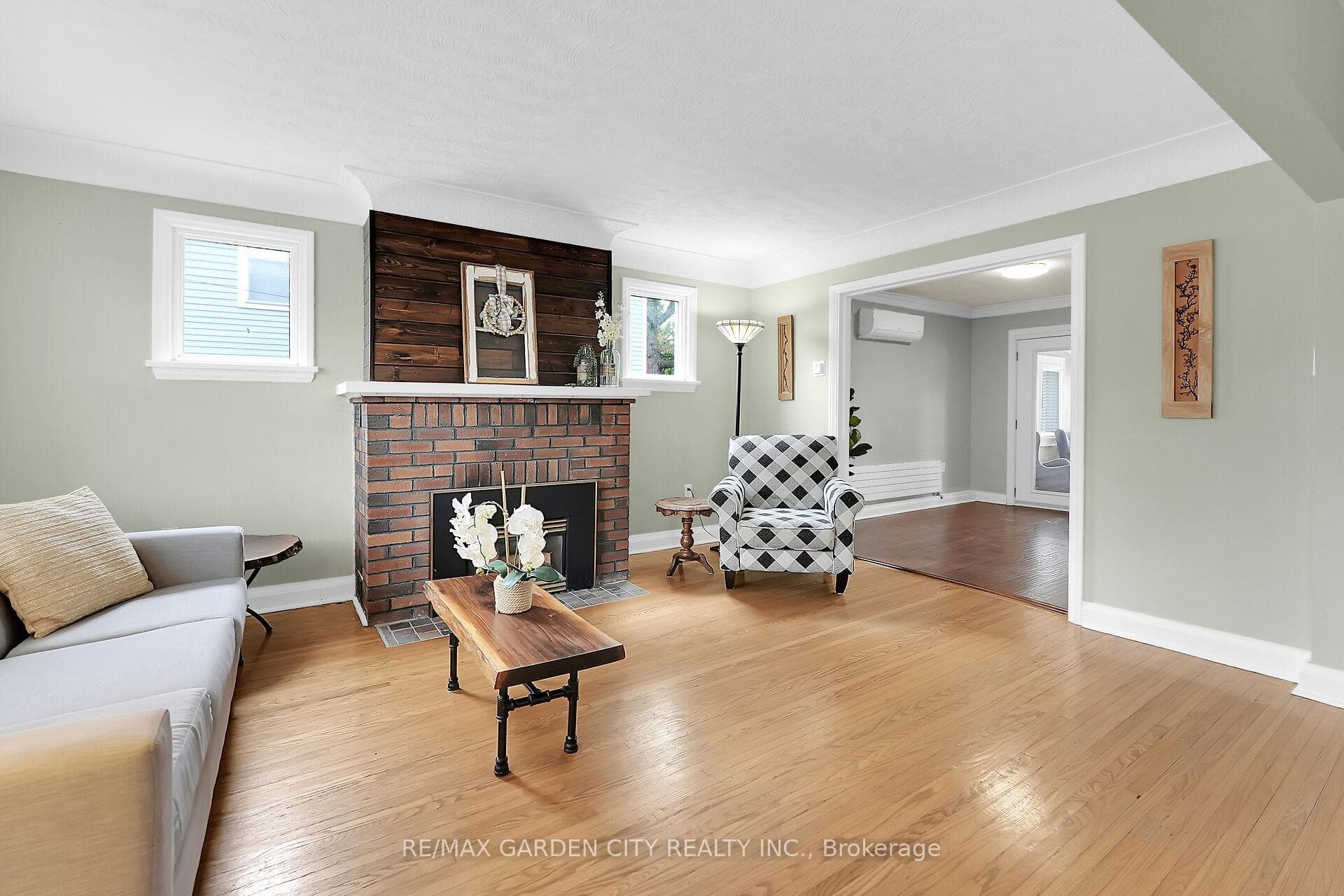 5124 Canborough Road photo 5