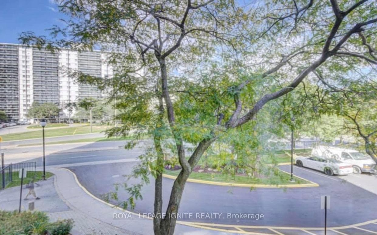 3231 Eglinton Avenue Unit 201 photo 18