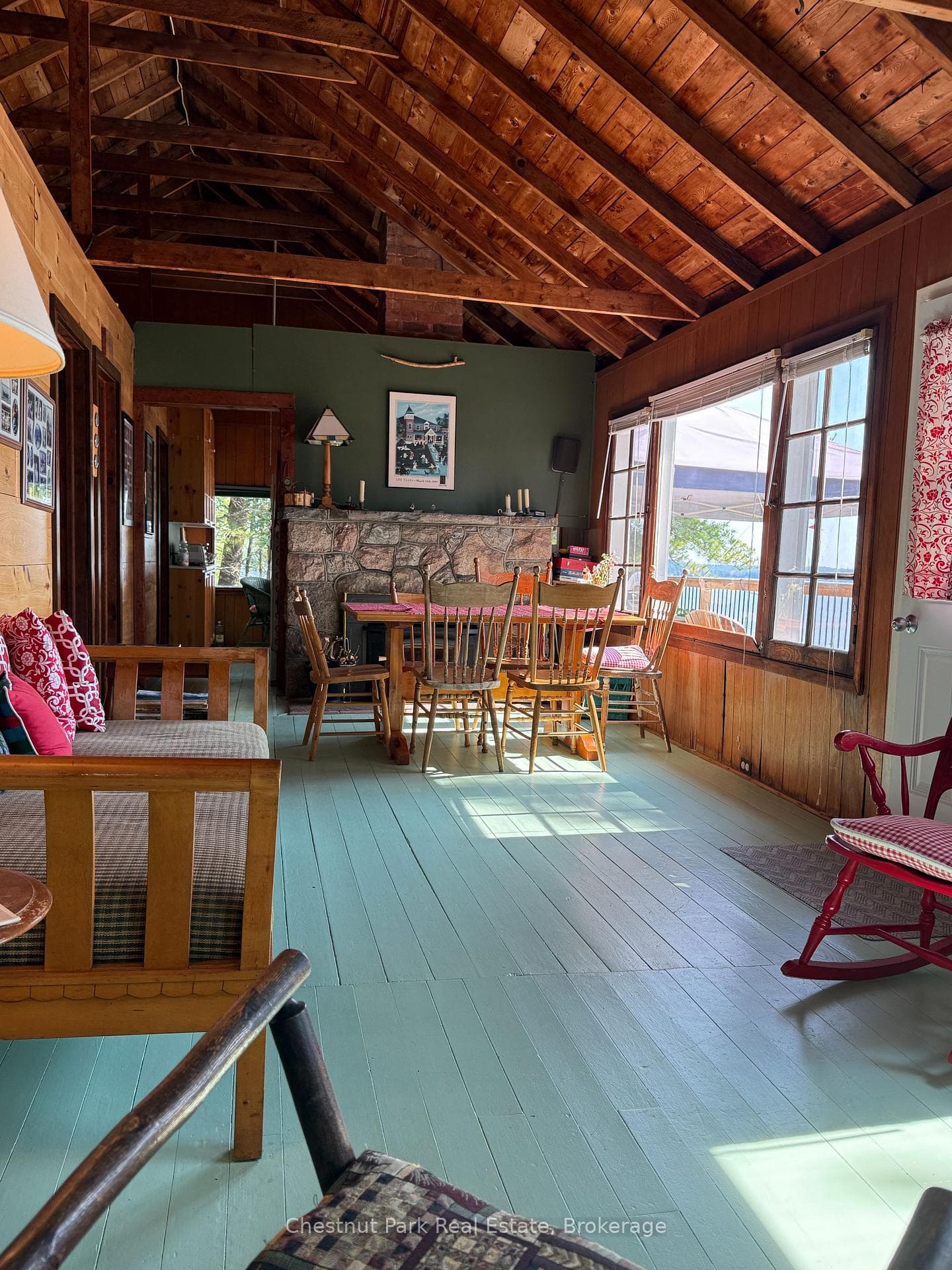 Dining area can serve 6-8 guests