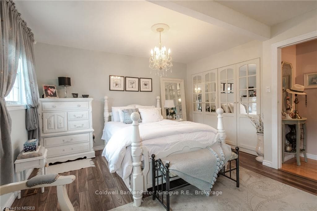 99 TWEEDSMUIR Drive photo 27