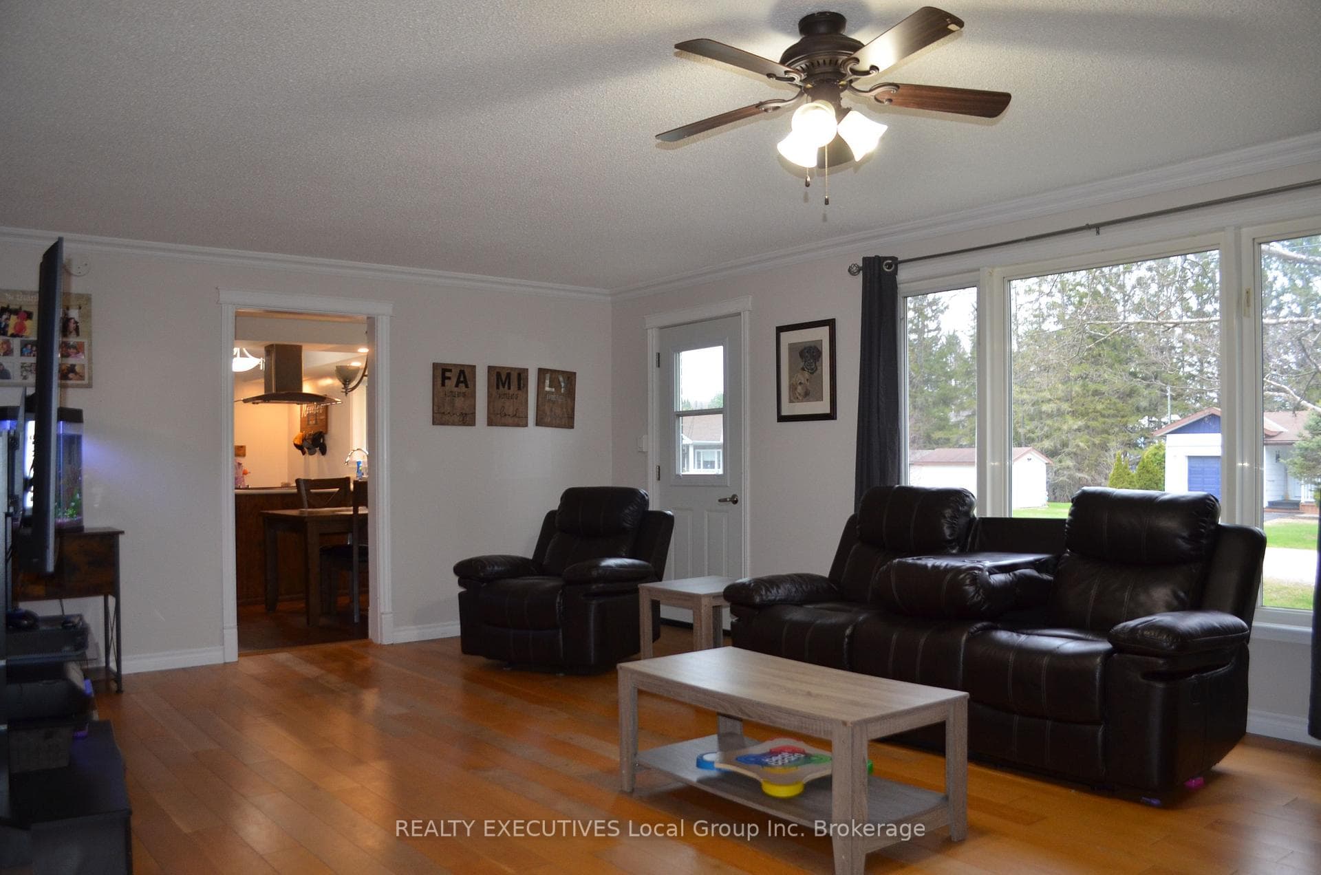 412 Sweezy Street photo 37
