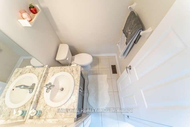1118 Edinburgh Drive photo 2