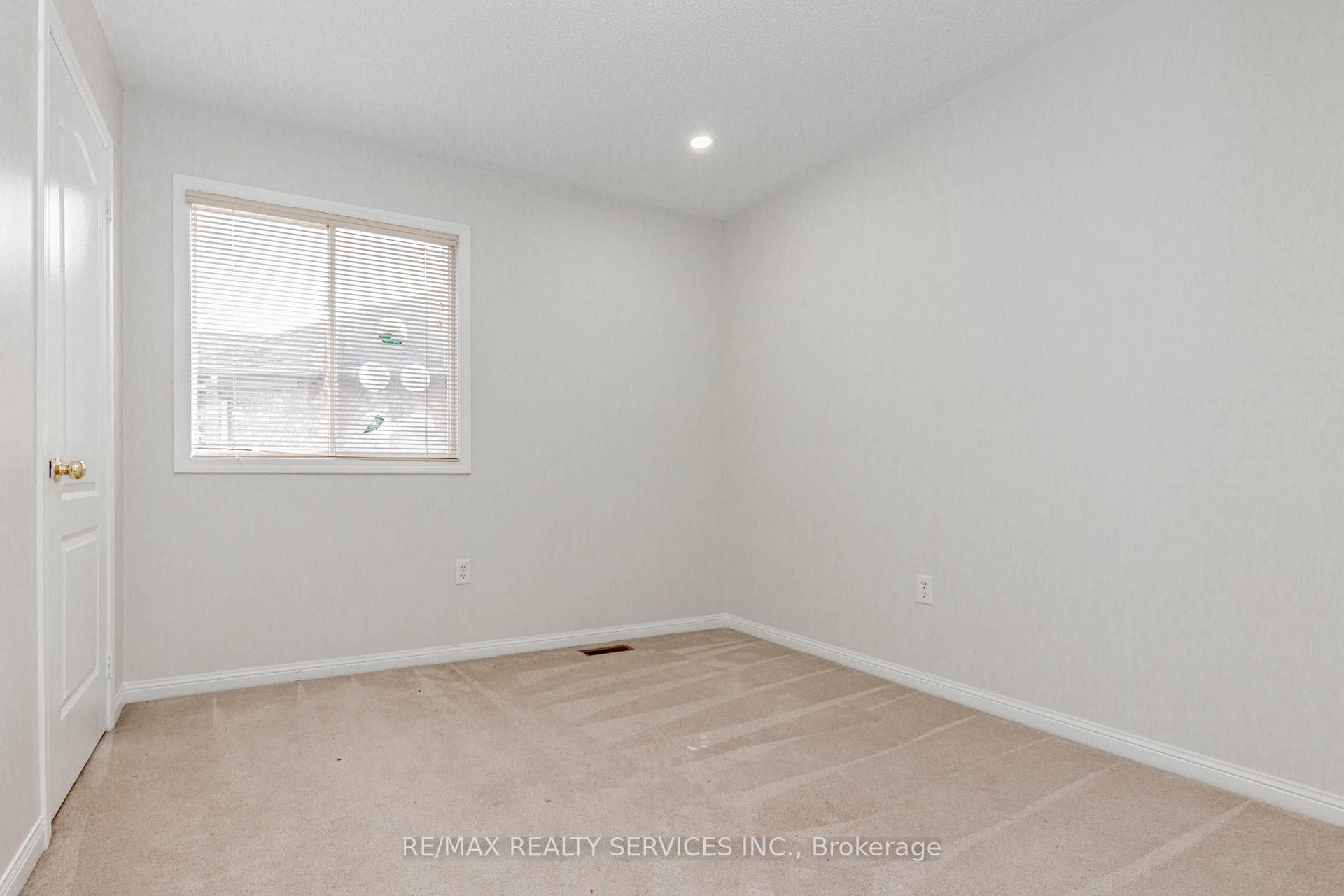 106 Narrow Valley Crescent Unit Upper photo 29