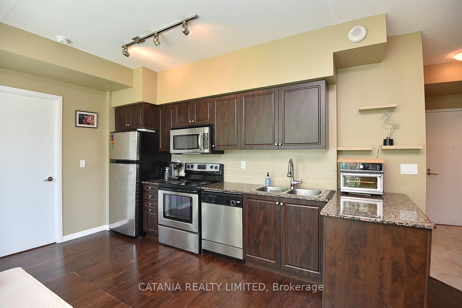 215 Fort York Boulevard Unit 210 photo 10