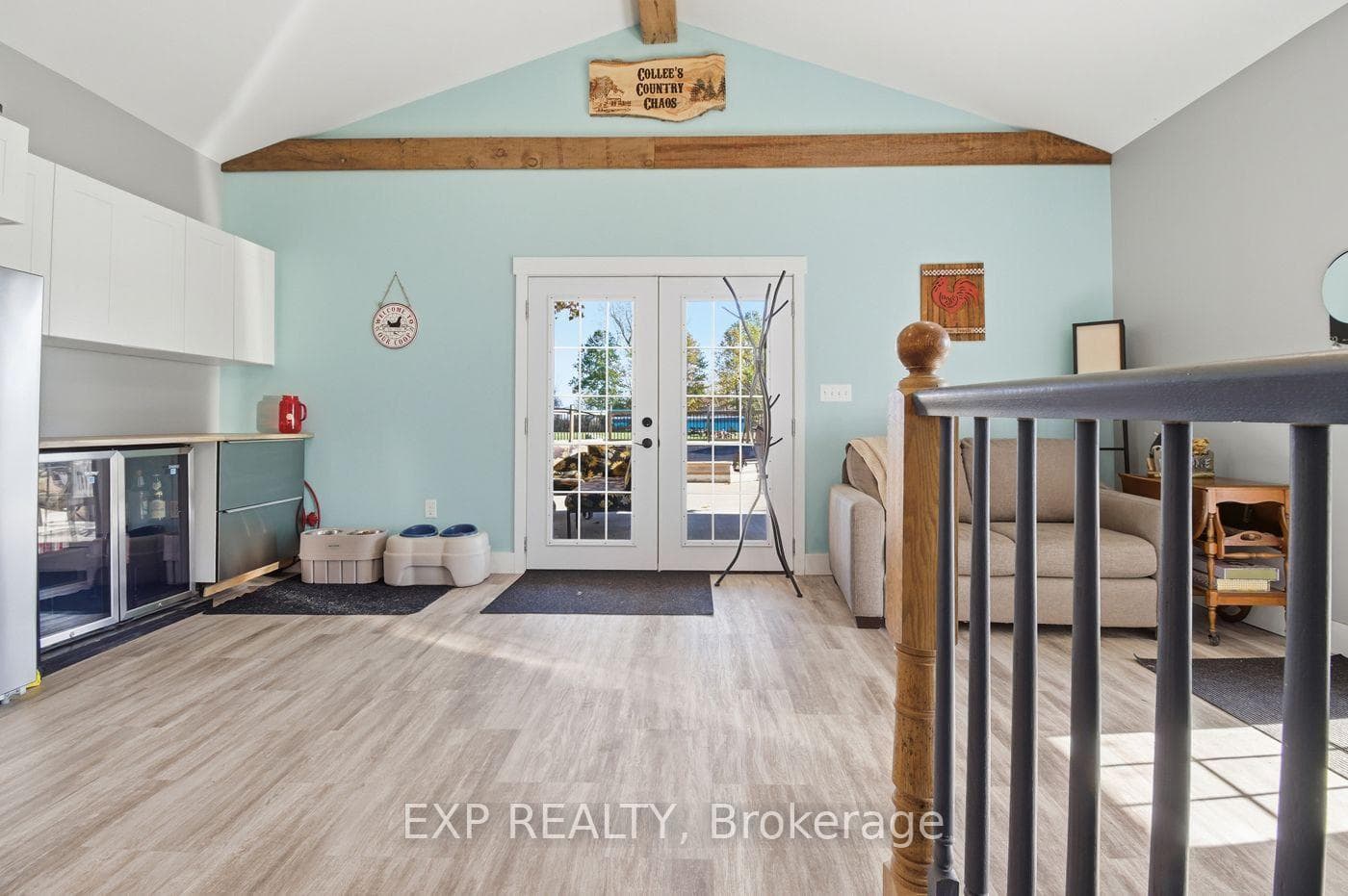 9043 Ridge Road photo 4