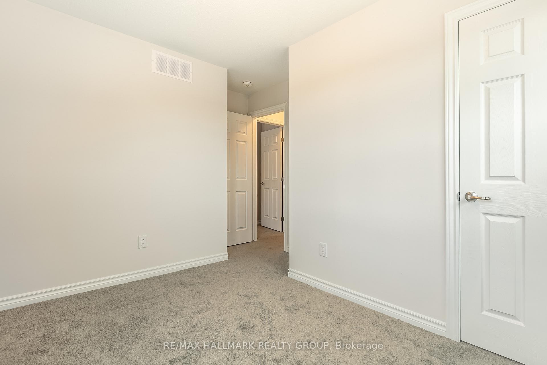 287 Zenith Private photo 8