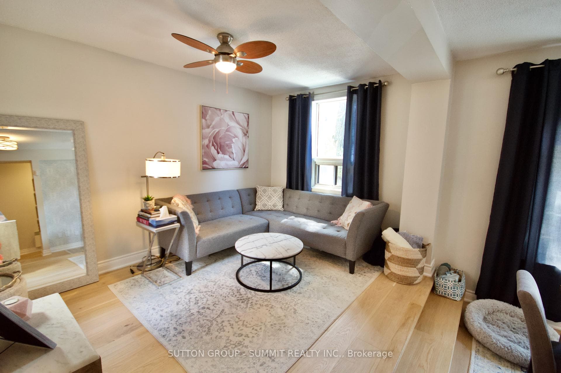 4 Grange Avenue photo 5