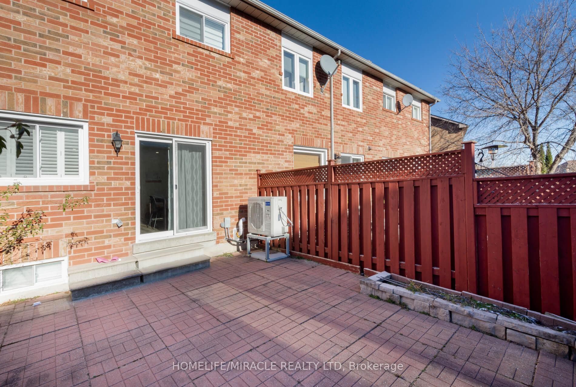 220 Kelso Crescent photo 35
