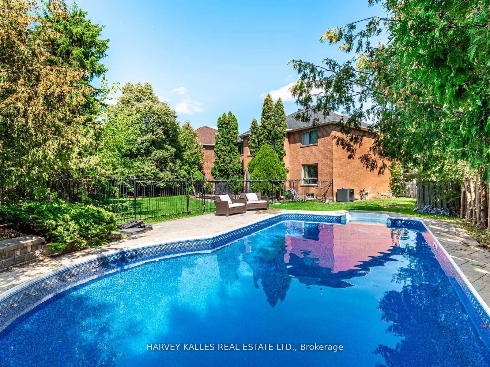 85 Franmore Circle photo 35