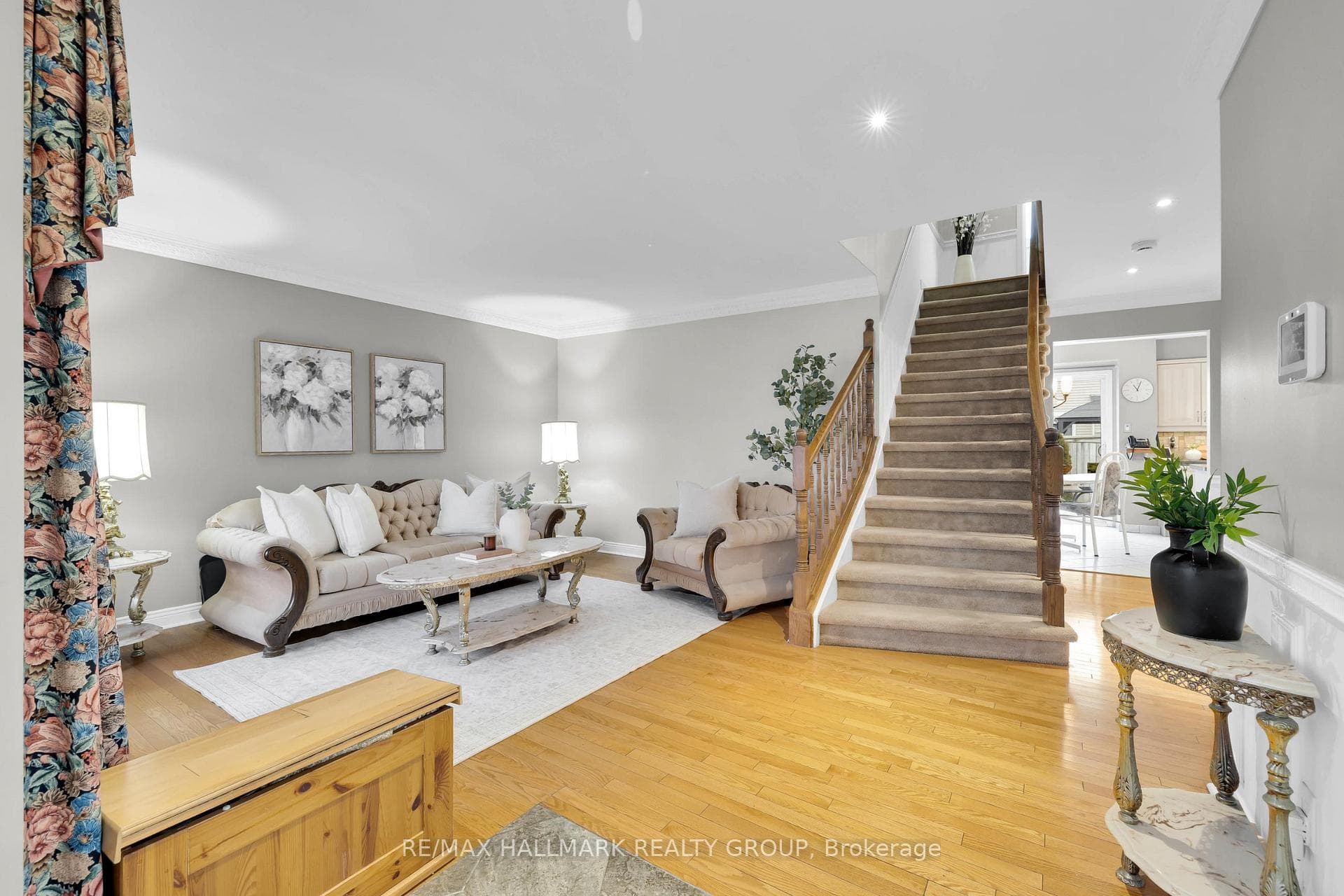 5 Ellisson Way photo 5