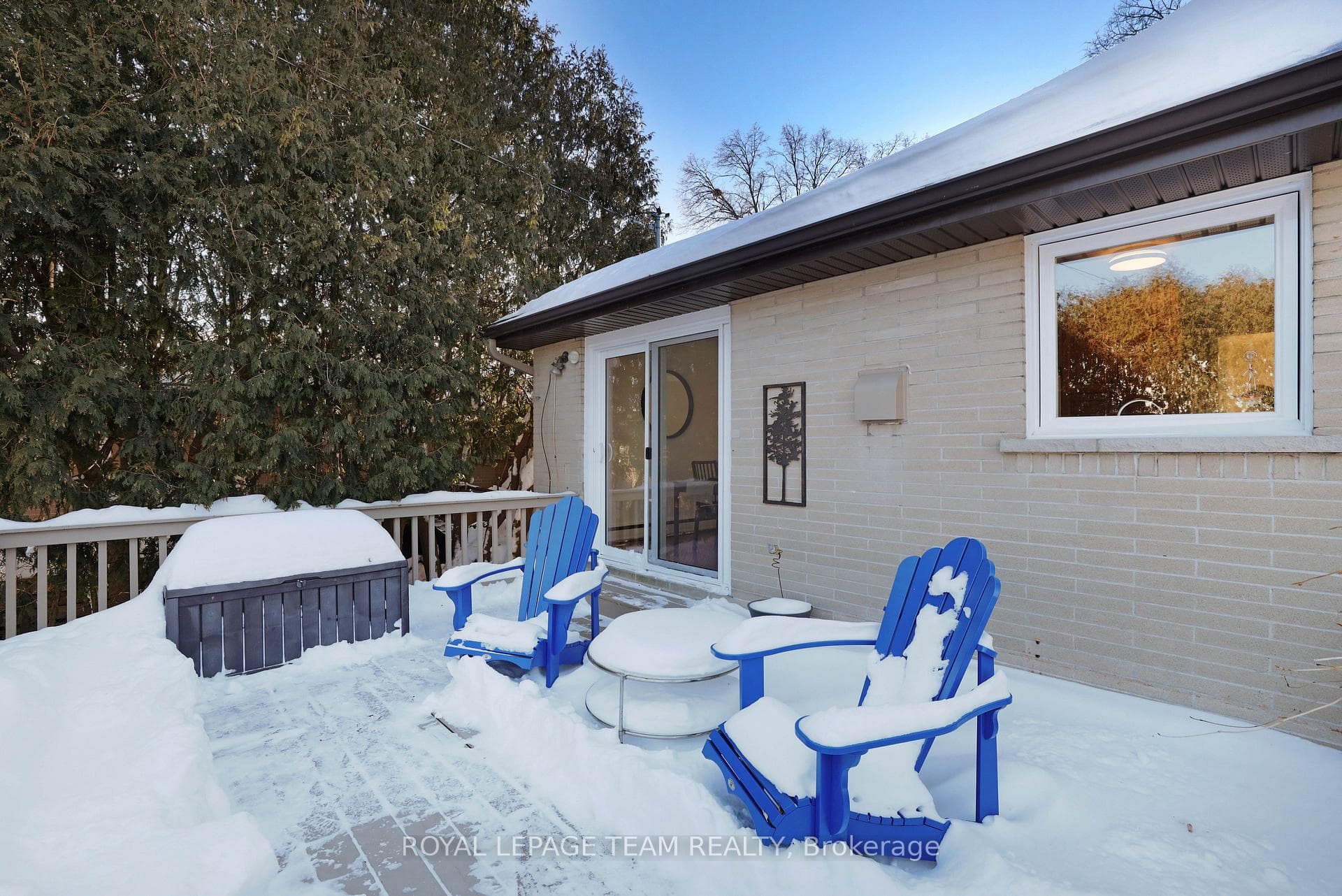 1231 Agincourt Road photo 34