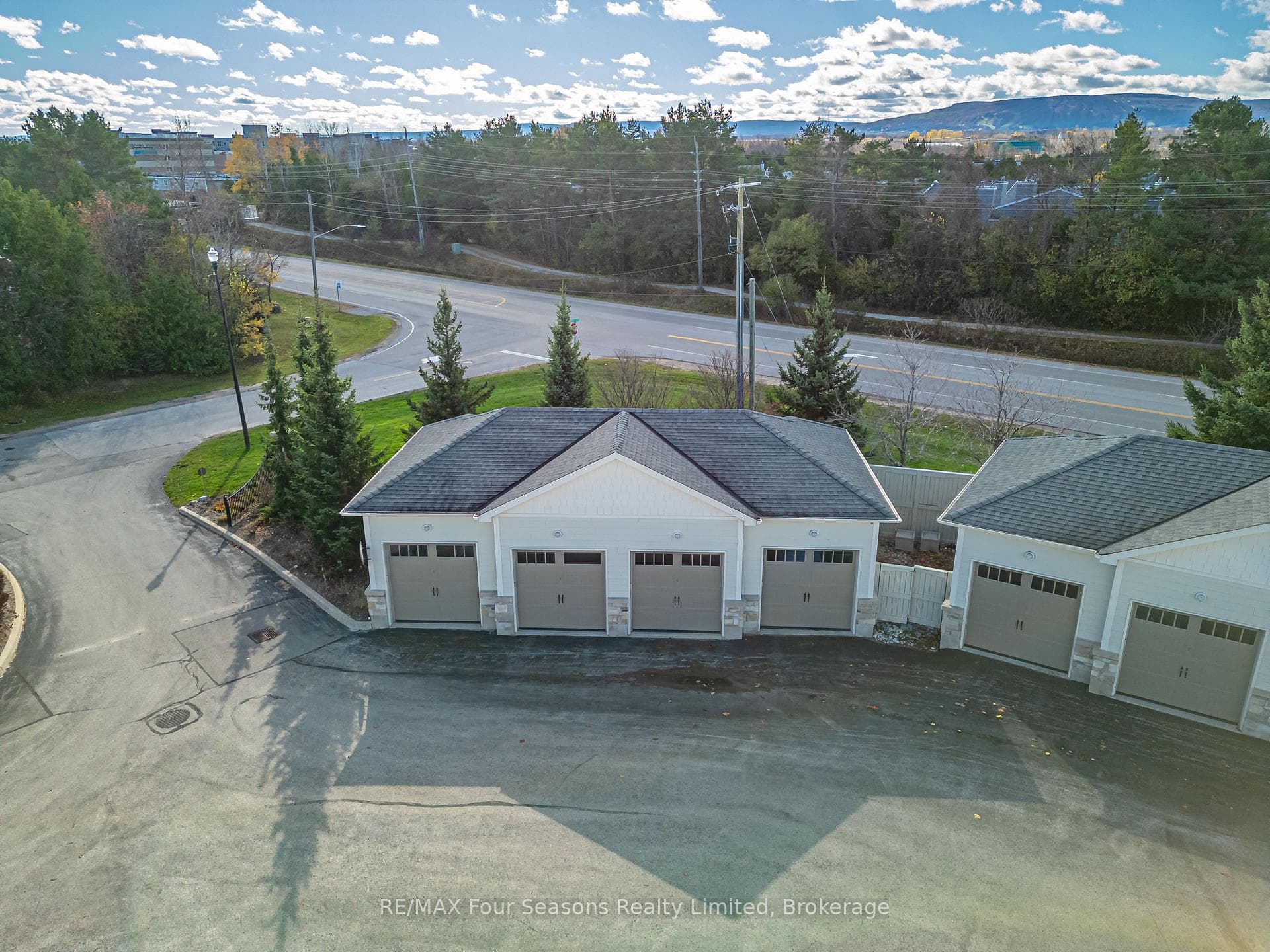 40 Trott Boulevard Unit 306 photo 20