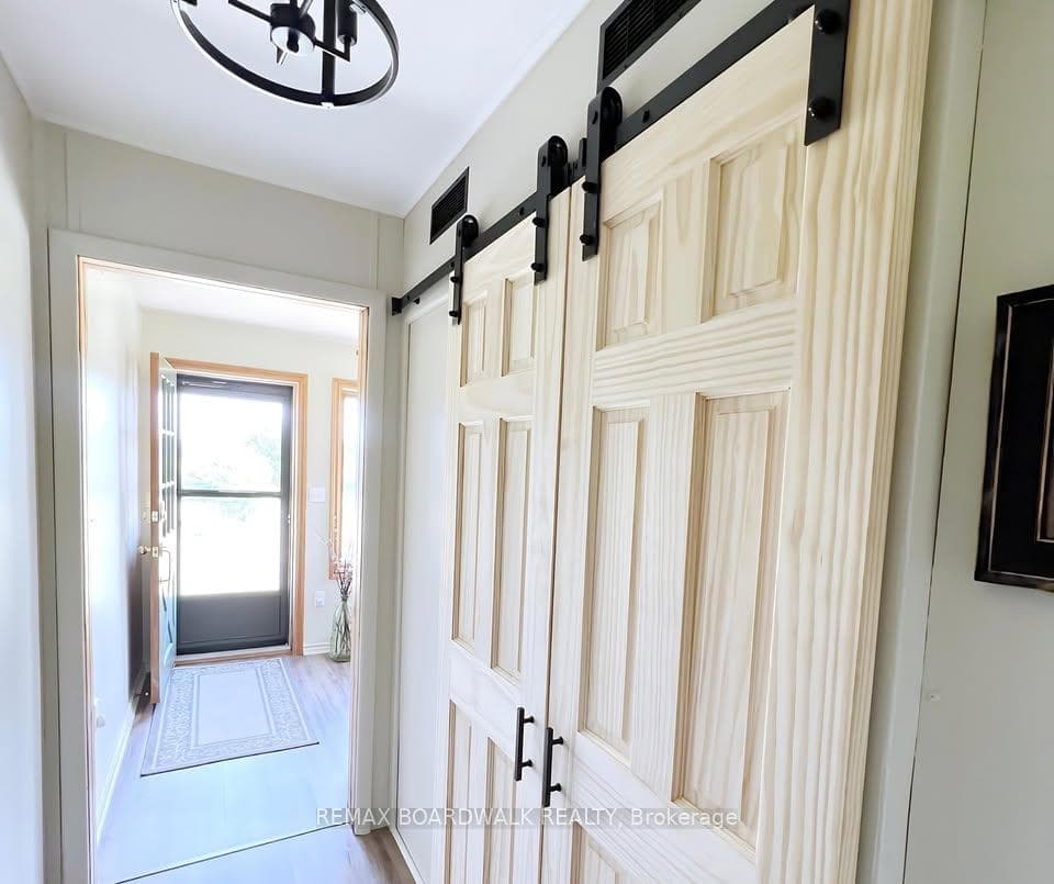 244 Sunset Drive photo 4