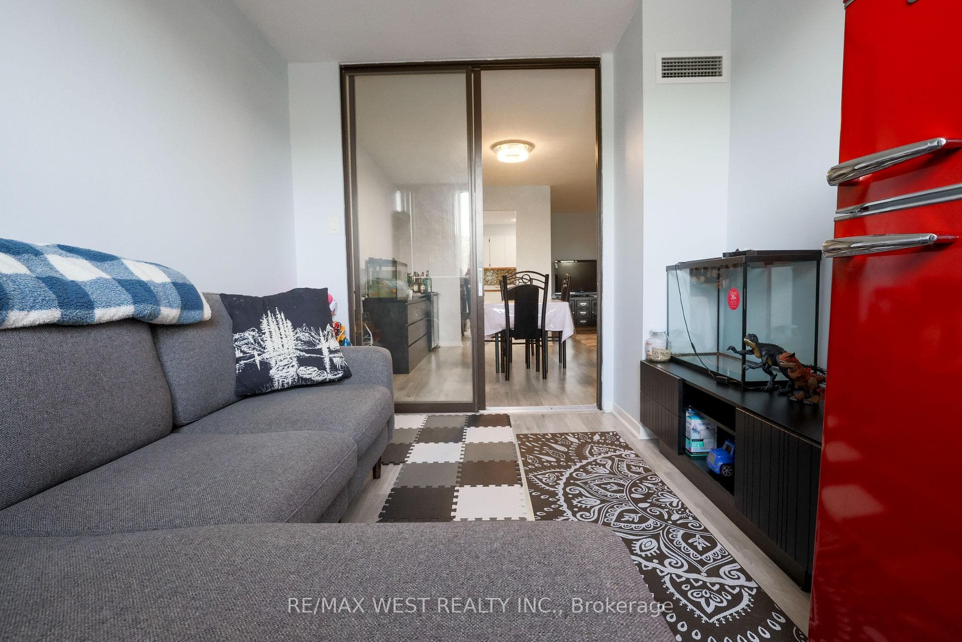 75 Emmett Avenue Unit 212 photo 20