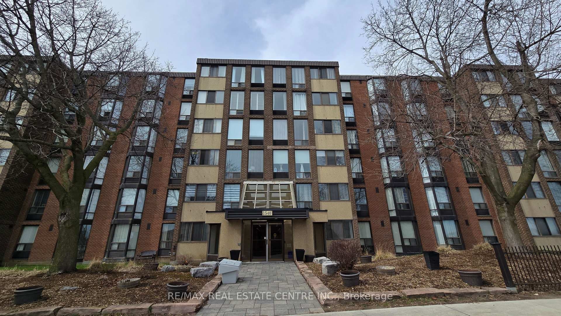 1540 Pickering Parkway Unit 609 photo 1
