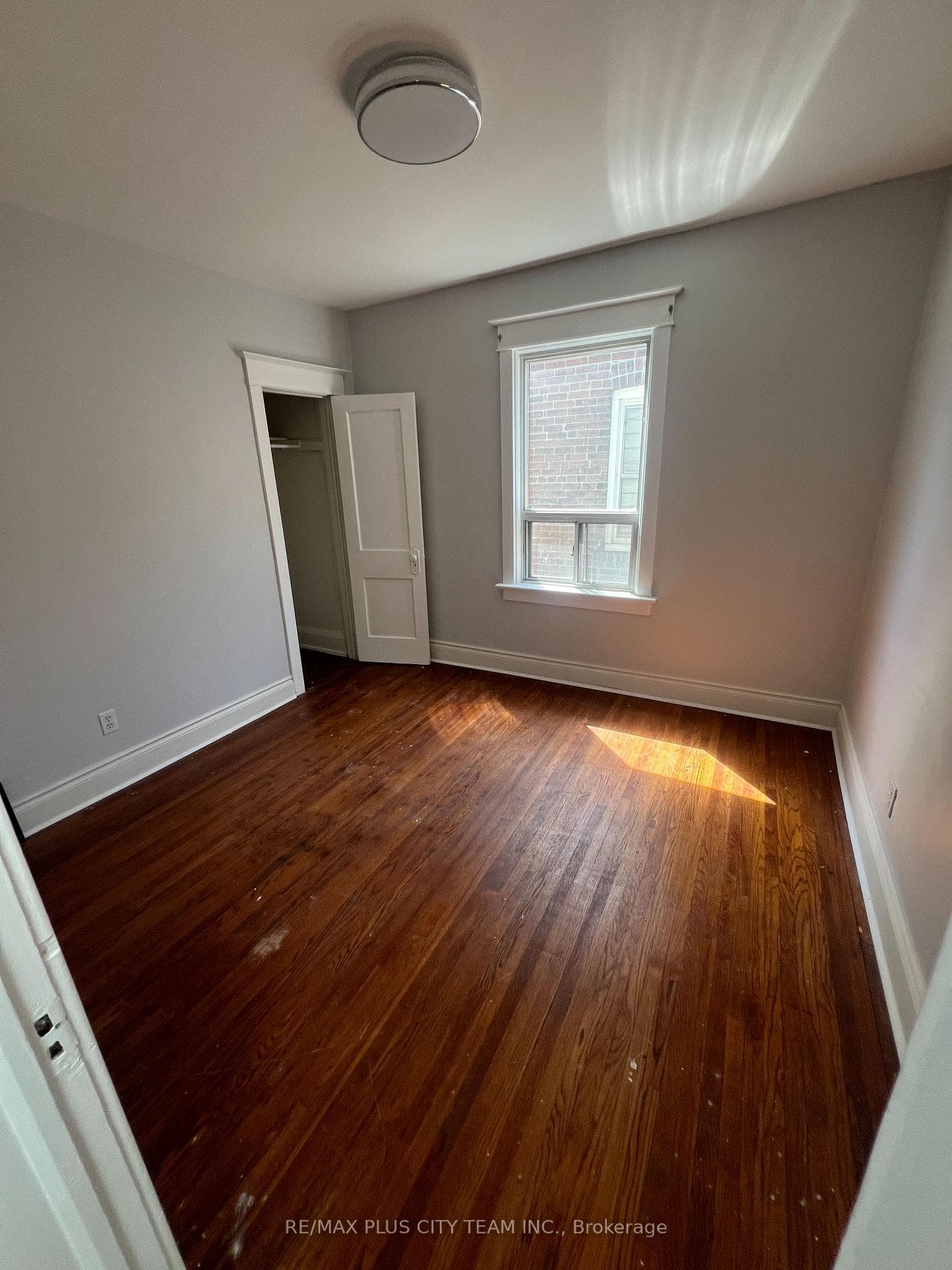 402 Woodbine Avenue photo 17
