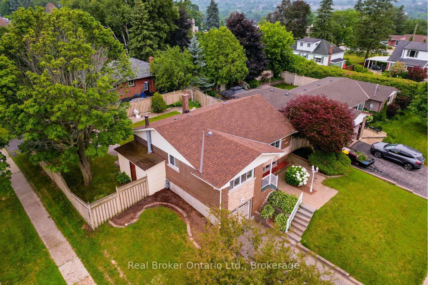 1125 Belvedere Avenue photo 6