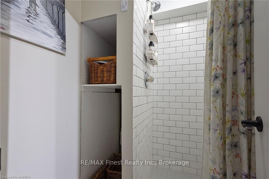 1146 LANCASTER Drive photo 37