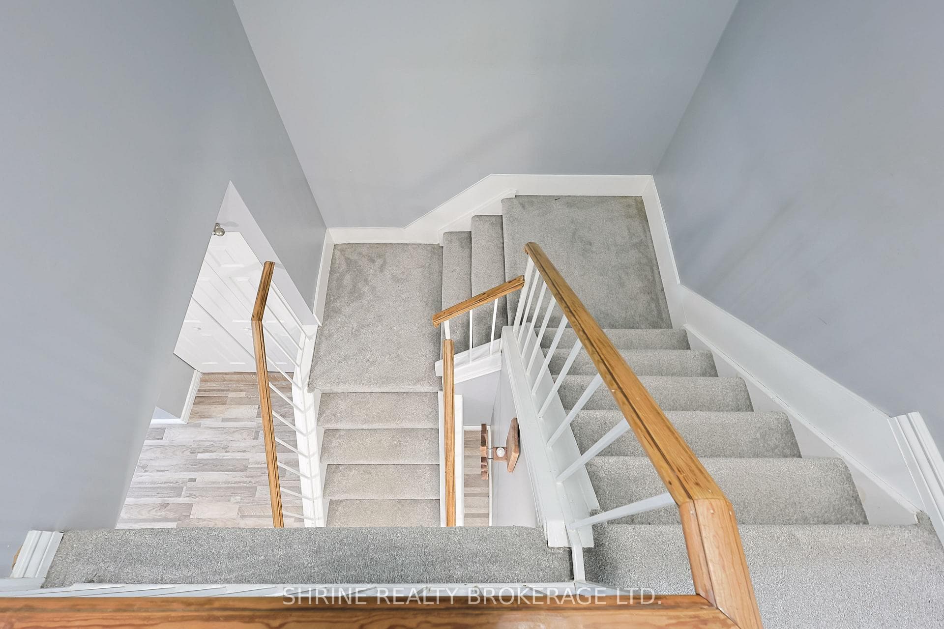 122 Andover Drive photo 25