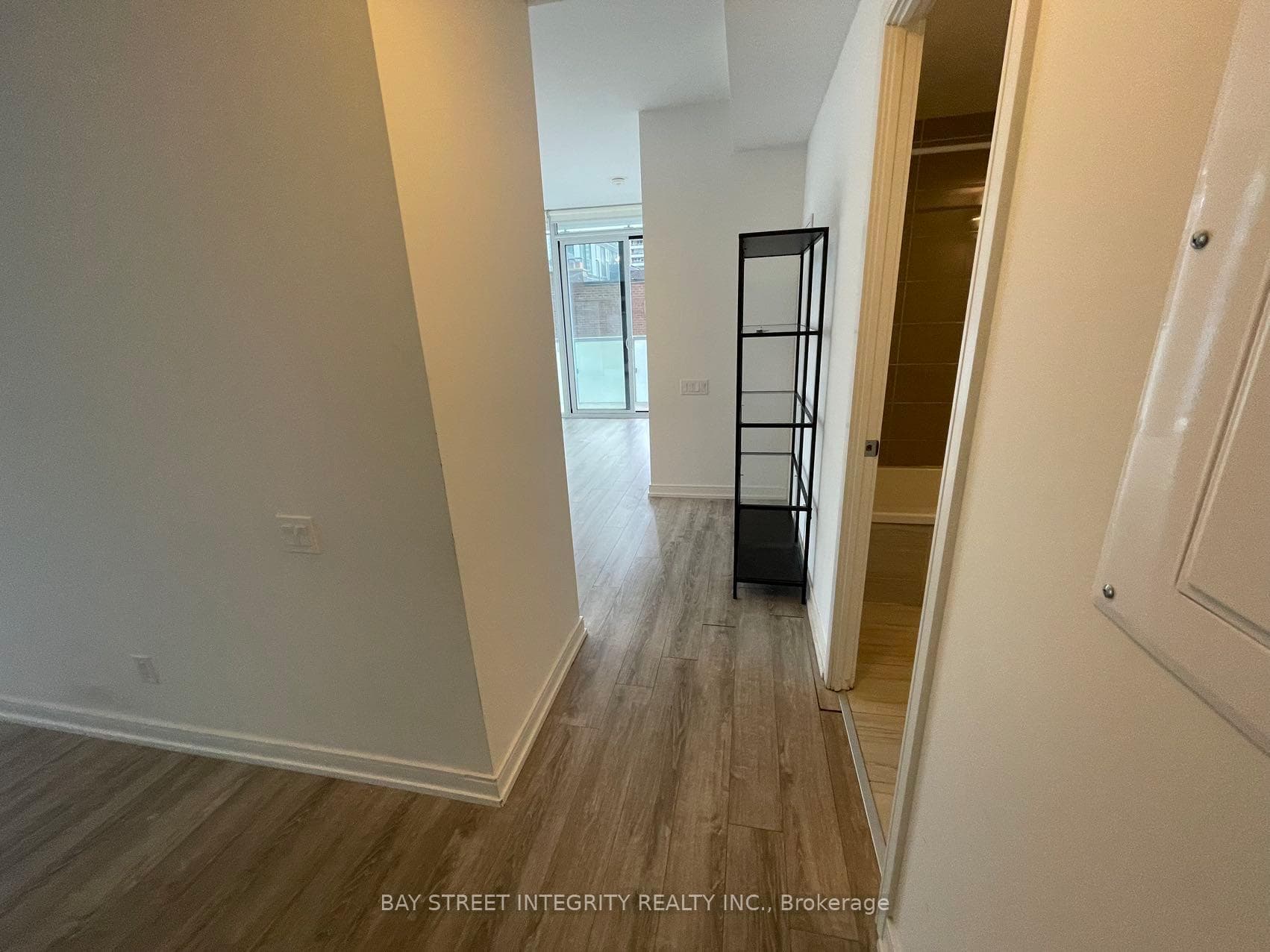 28 Wellesley Street Unit 809bed1 photo 3