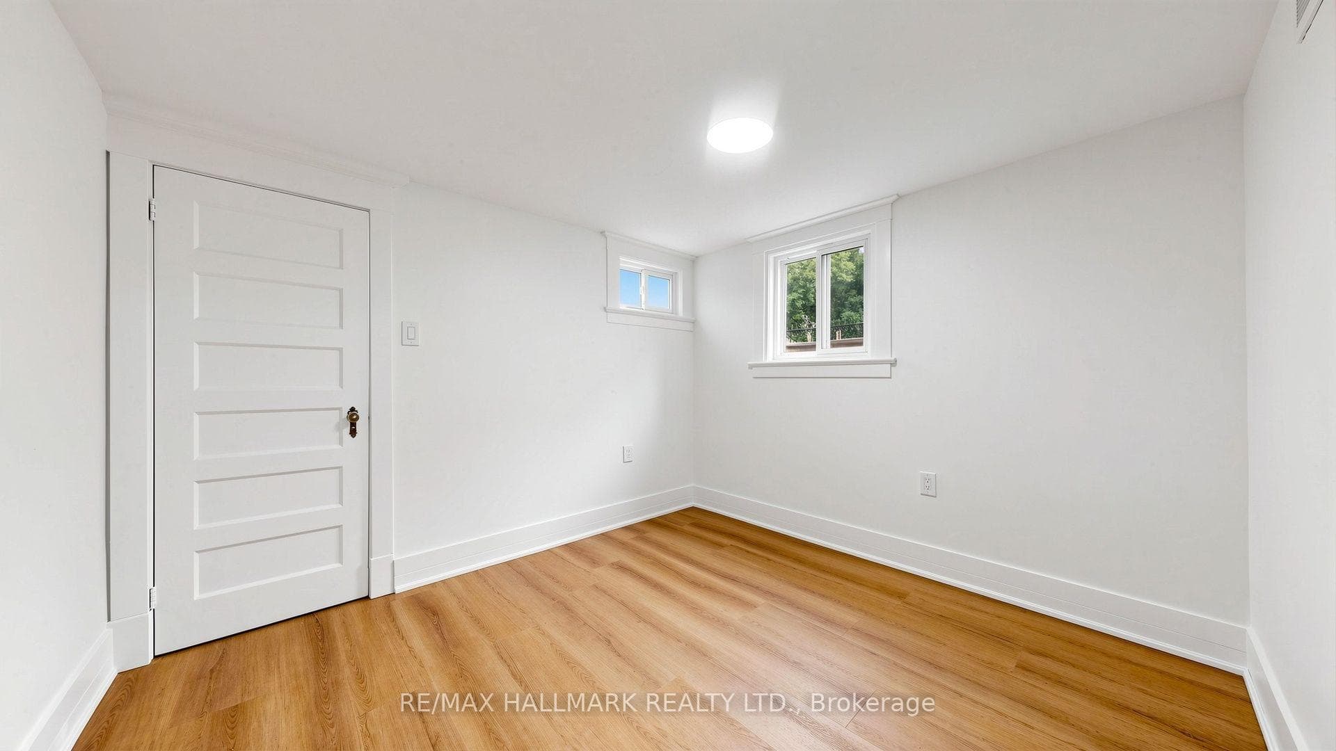 57 Humberside Avenue Unit Lower Level photo 10