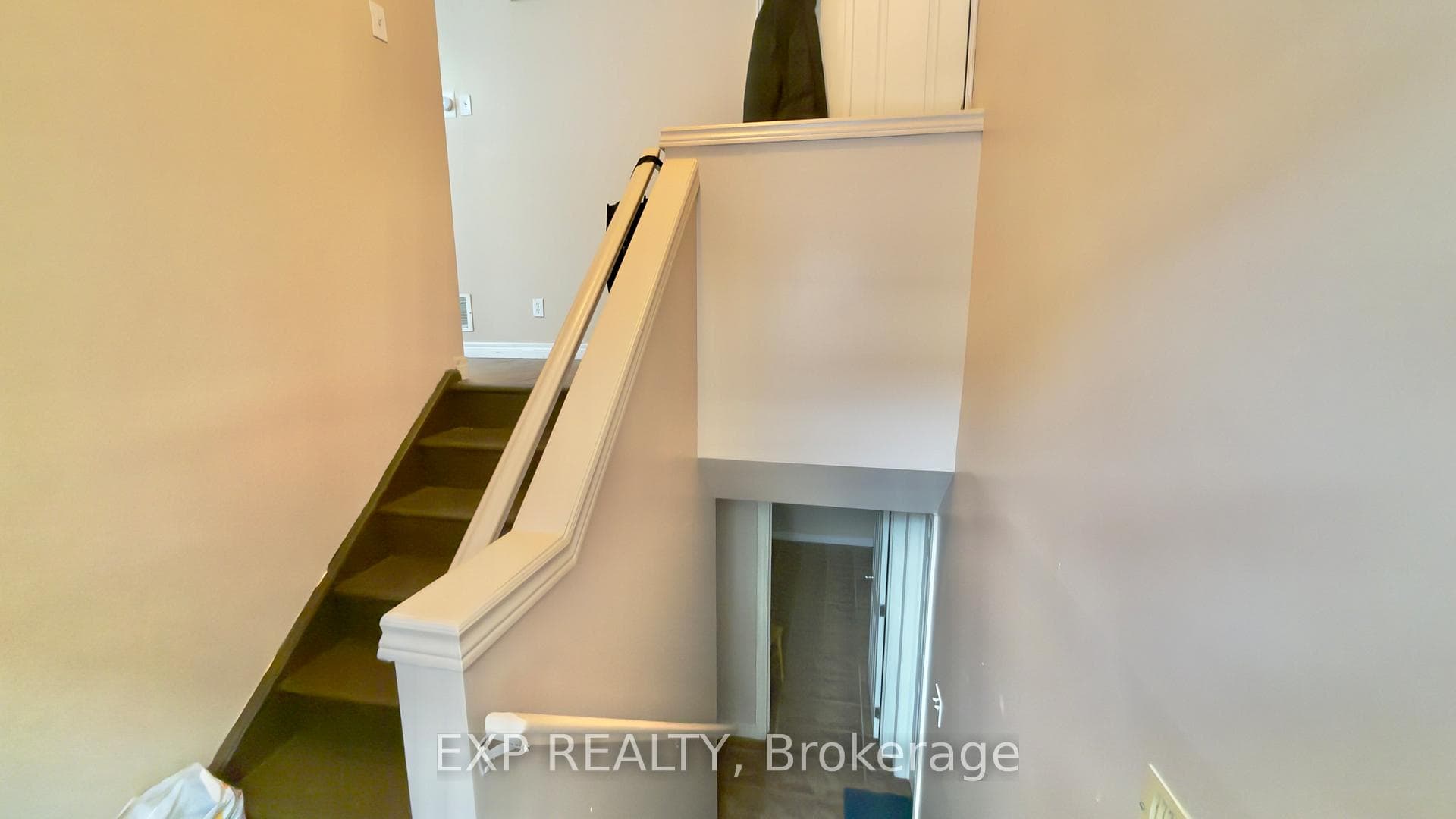 16 Marshall Street photo 11
