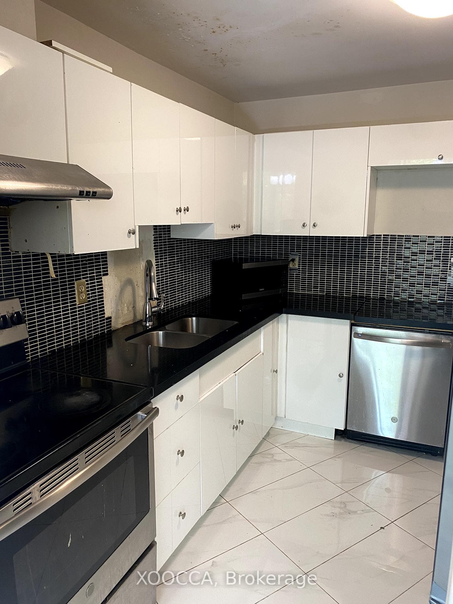 60 Pavane Link Way Unit R2-2 photo 10