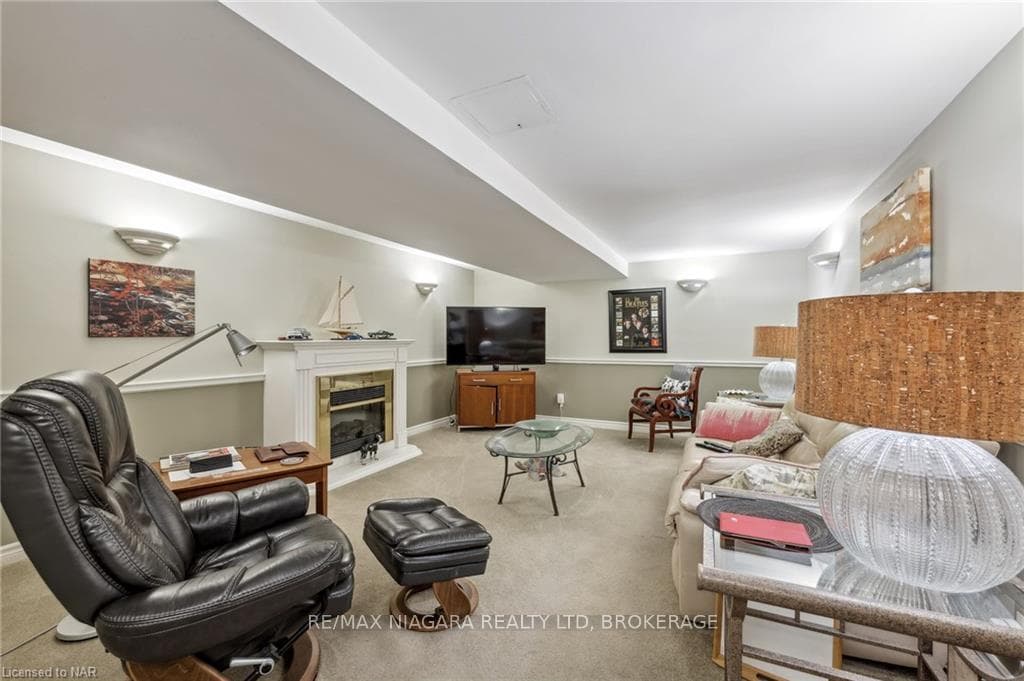 7473 BARBARA Drive photo 28