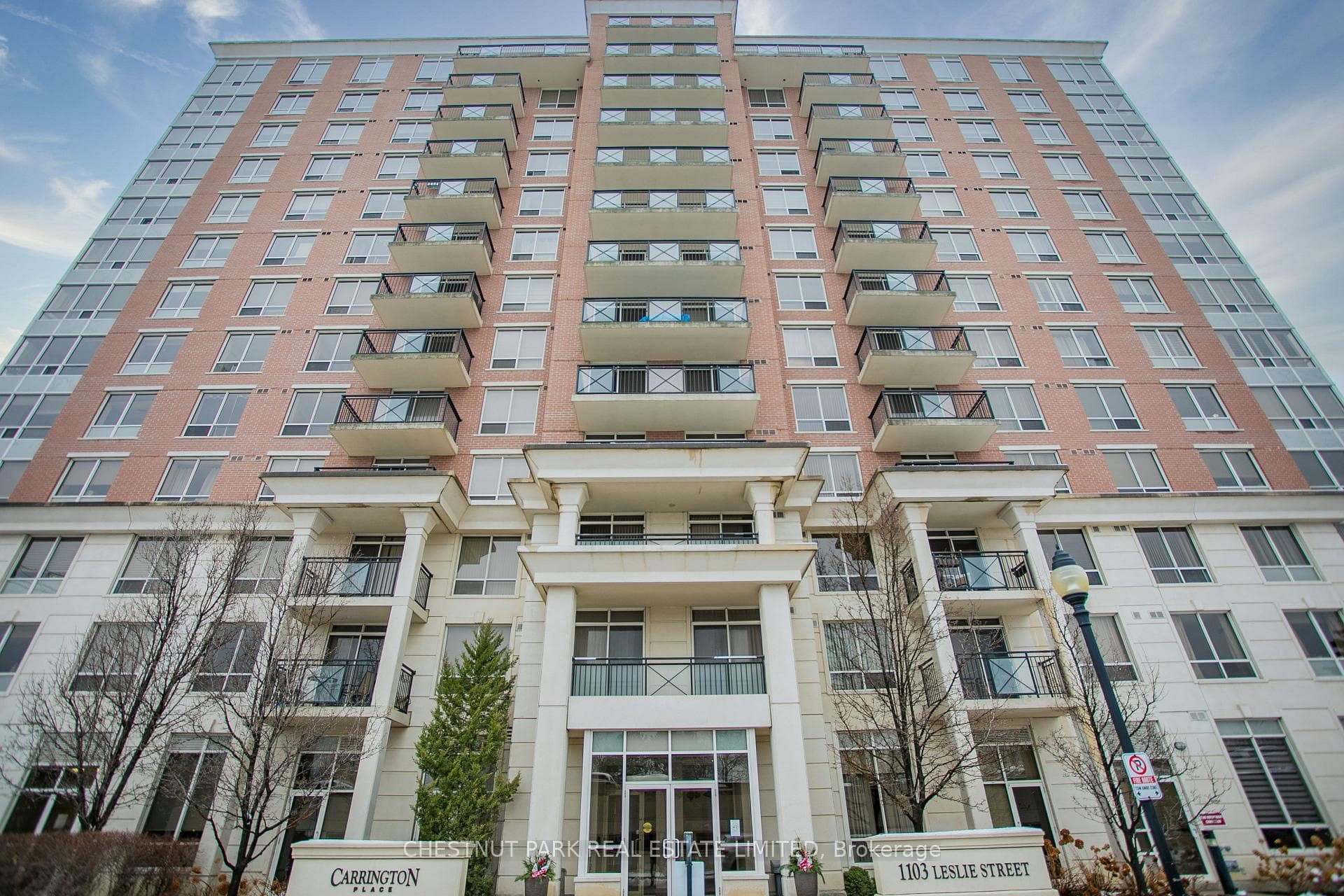 1103 Leslie Street Unit 905 photo 2
