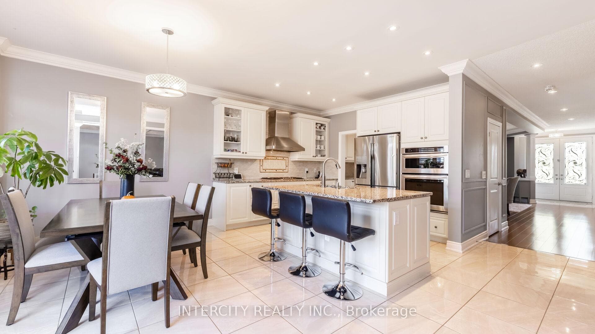 58 Bansbury Circle photo 7