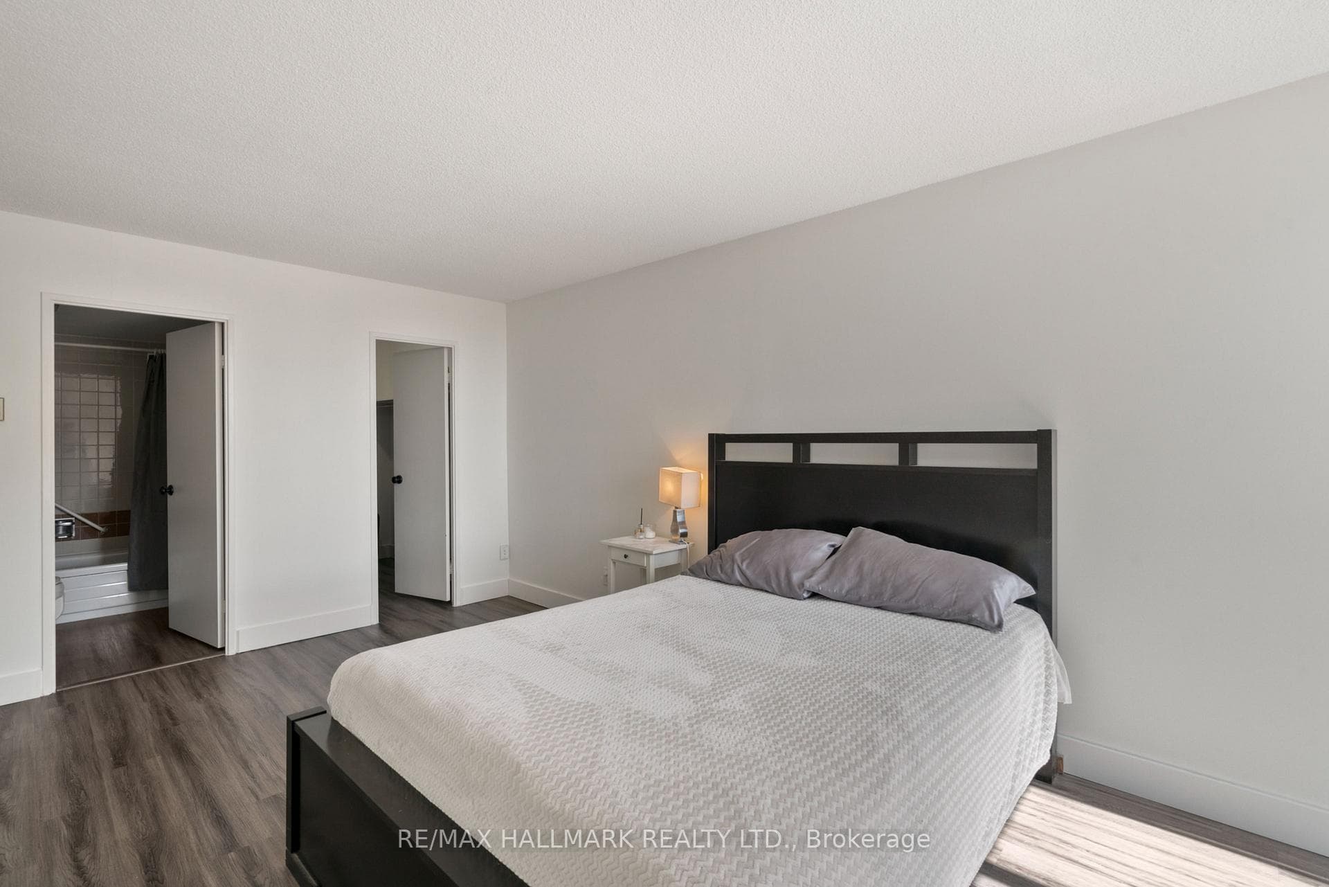 40 Baif Boulevard Unit 406 photo 15