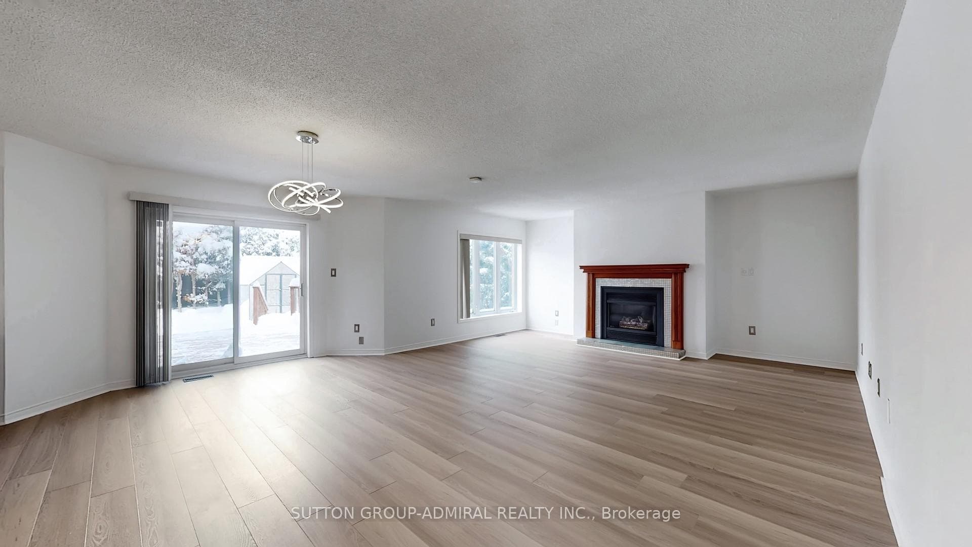 90 Clark Avenue photo 28