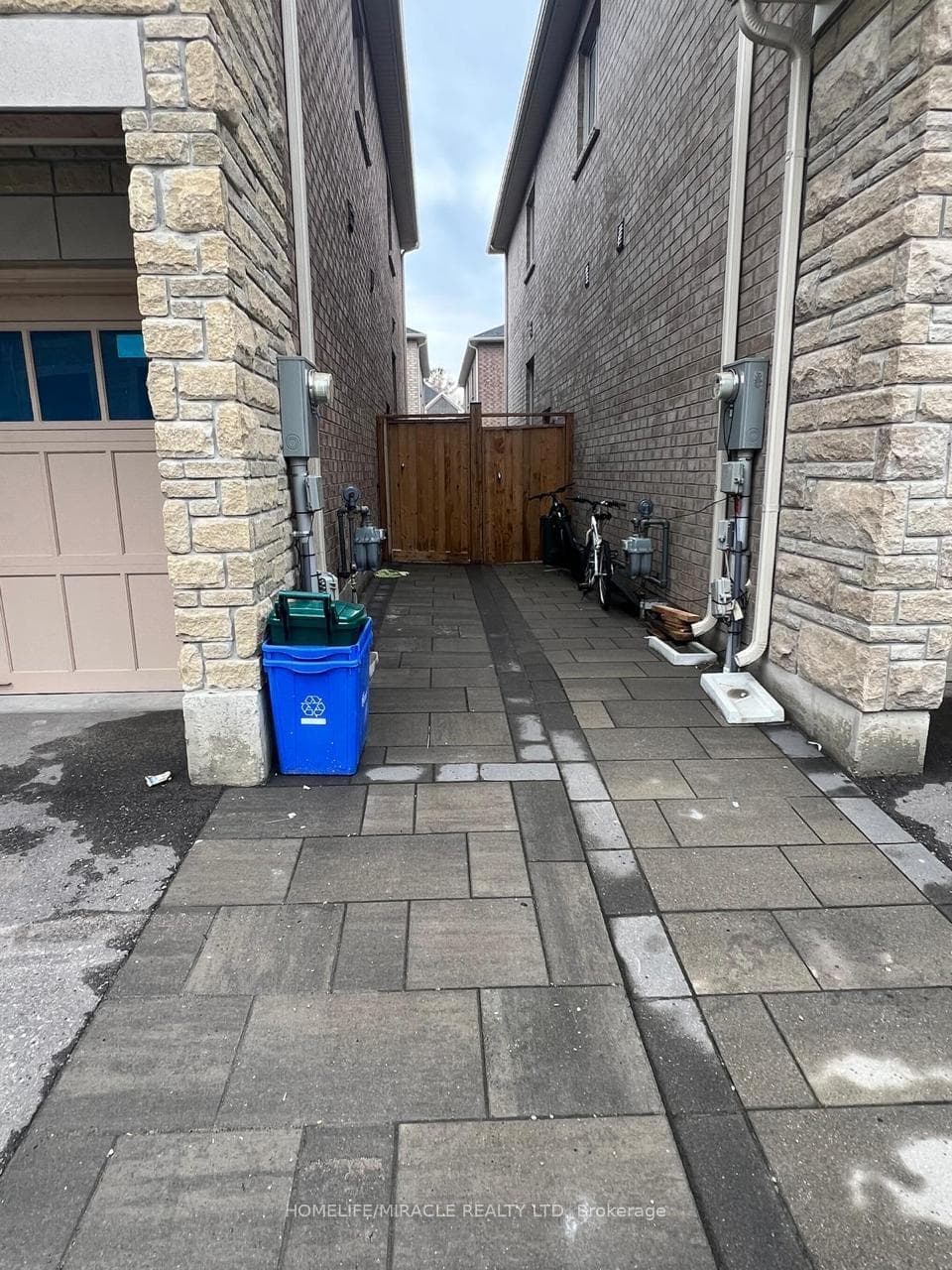 8 Reign Lane Unit Bsmt photo 3