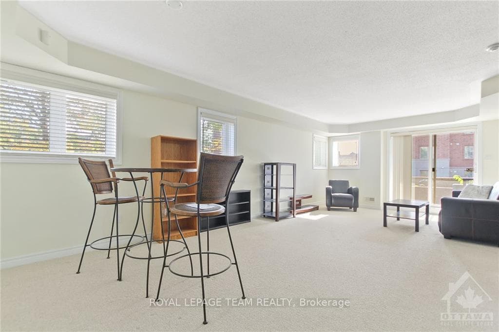 297 CRESTHAVEN Drive Unit 1 photo 10