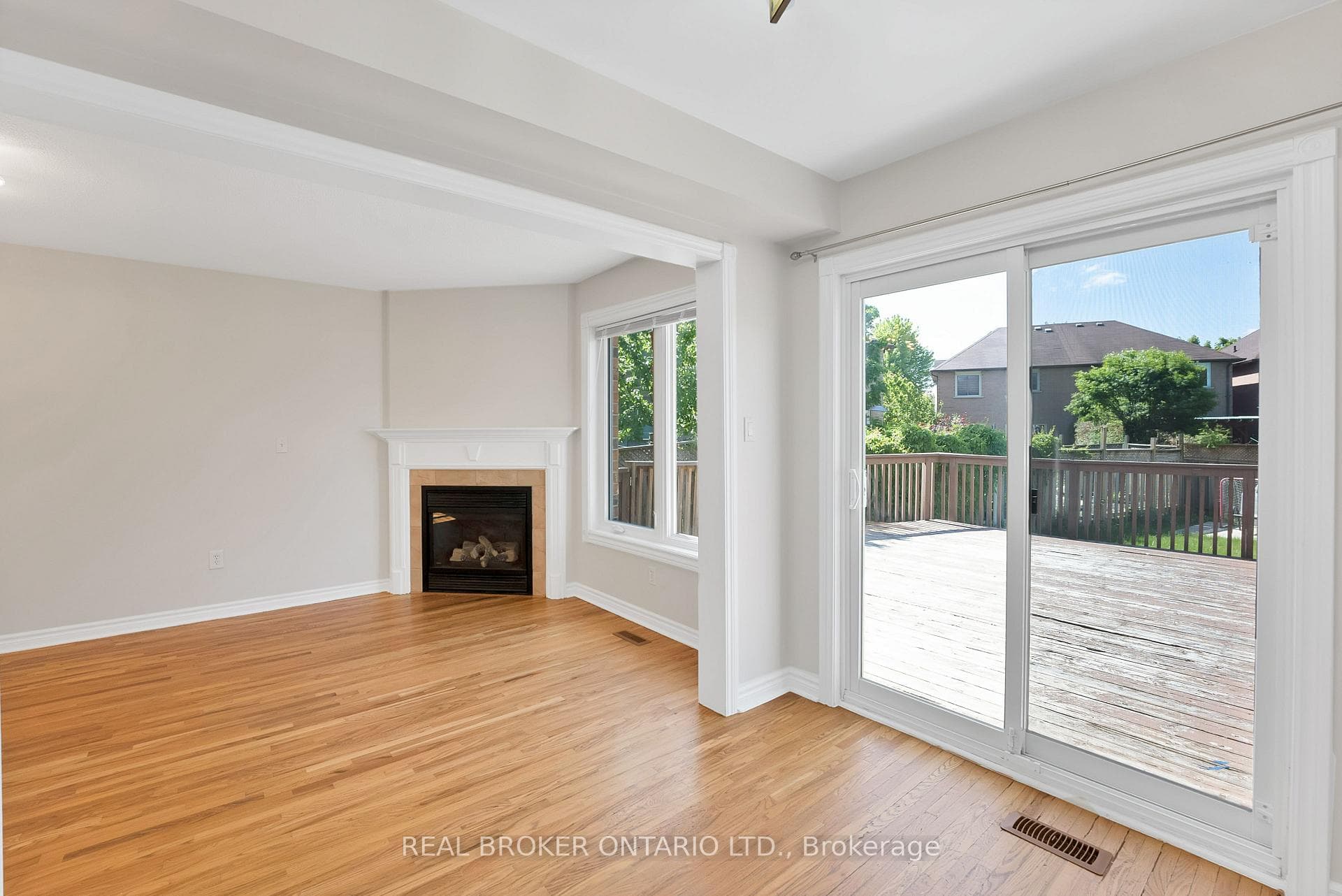 239 Humberland Drive photo 38